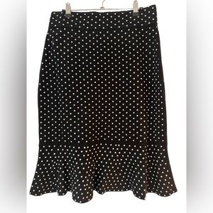 NEW Anne Klein Women’s Dots Ruffle Skirt. Size M Color Black and White.